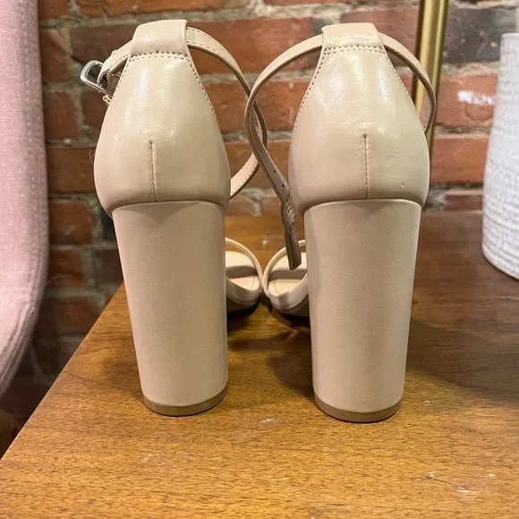 Steve Madden Nude Heels - Picture 3 of 4